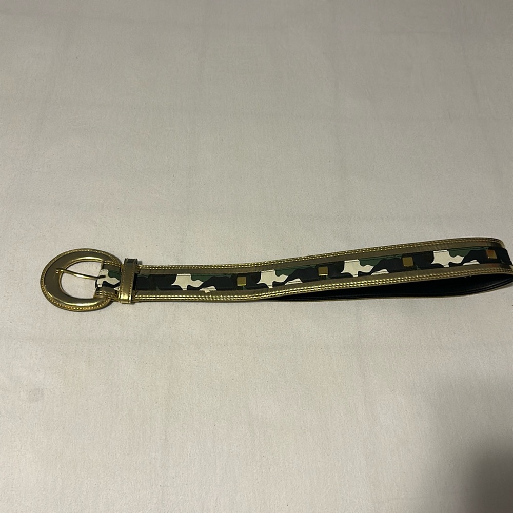 NWOT Camo and gold belt